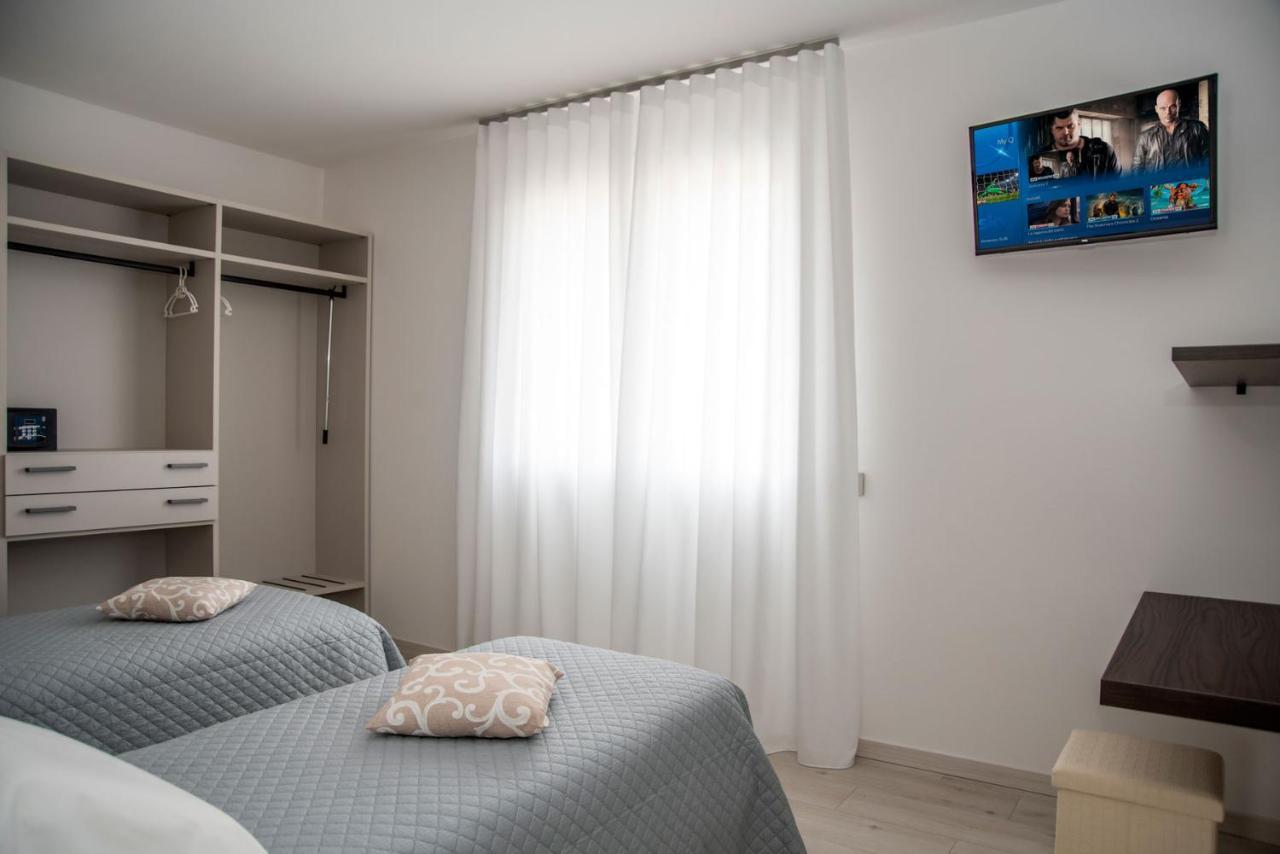 Camelot Red - Appartamenti Verona Exteriér fotografie